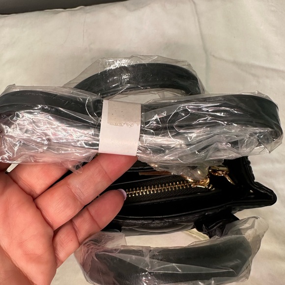 NWT Badgley Mischka Black Quilted Tote - Picture 4 of 9